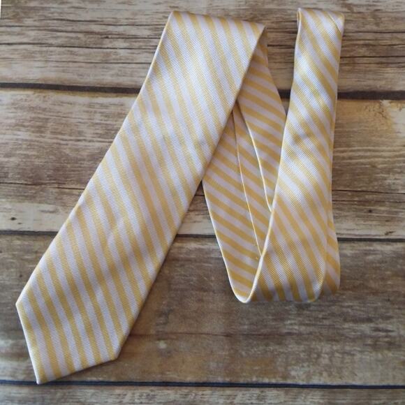 Izod Canary yellow stripe silk tie - Picture 1 of 3